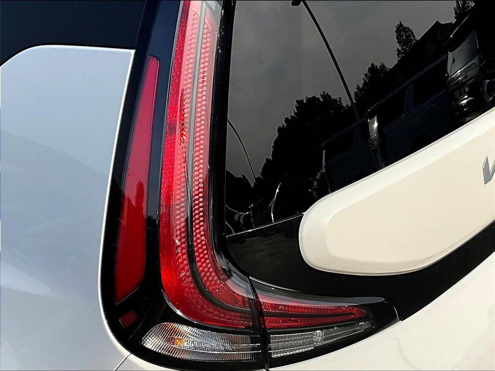 Used 2025 Kia Soul EX FWD image 22