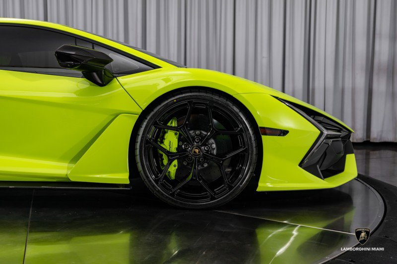 Used 2024 Lamborghini Revuelto image 35