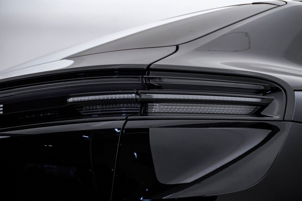 Certified 2025 Porsche Macan Electric image 12