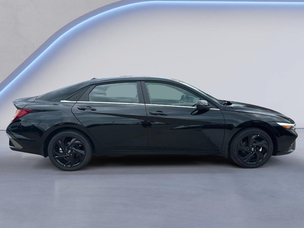 New 2026 Hyundai Elantra SEL Sport Premium FWD image 7