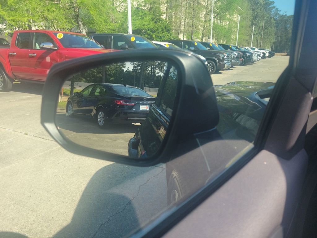 Used 2022 Toyota Highlander XLE image 12