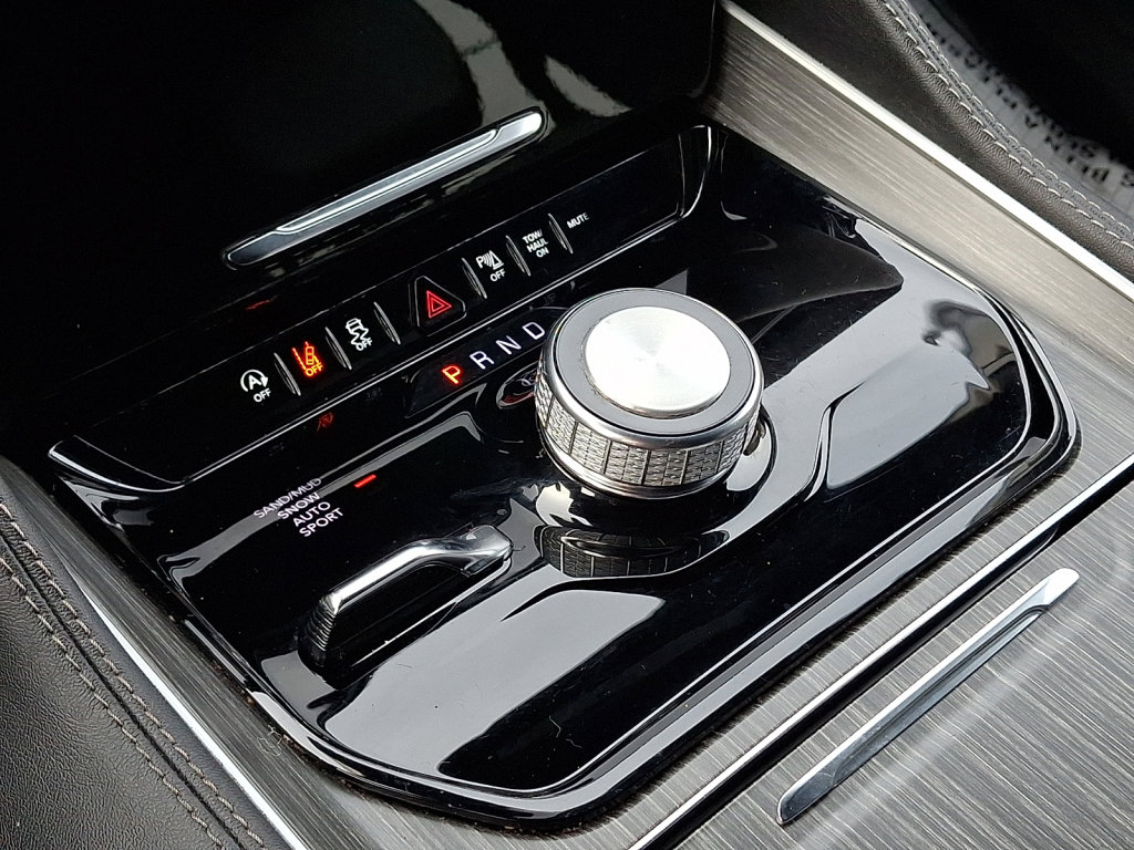 Used 2024 Jeep Wagoneer L Series II w/ Flexible Seating Group image 26