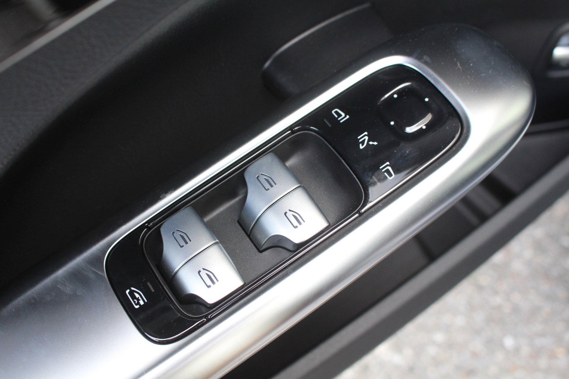 Used 2025 Mercedes-Benz C 300 Sedan image 15