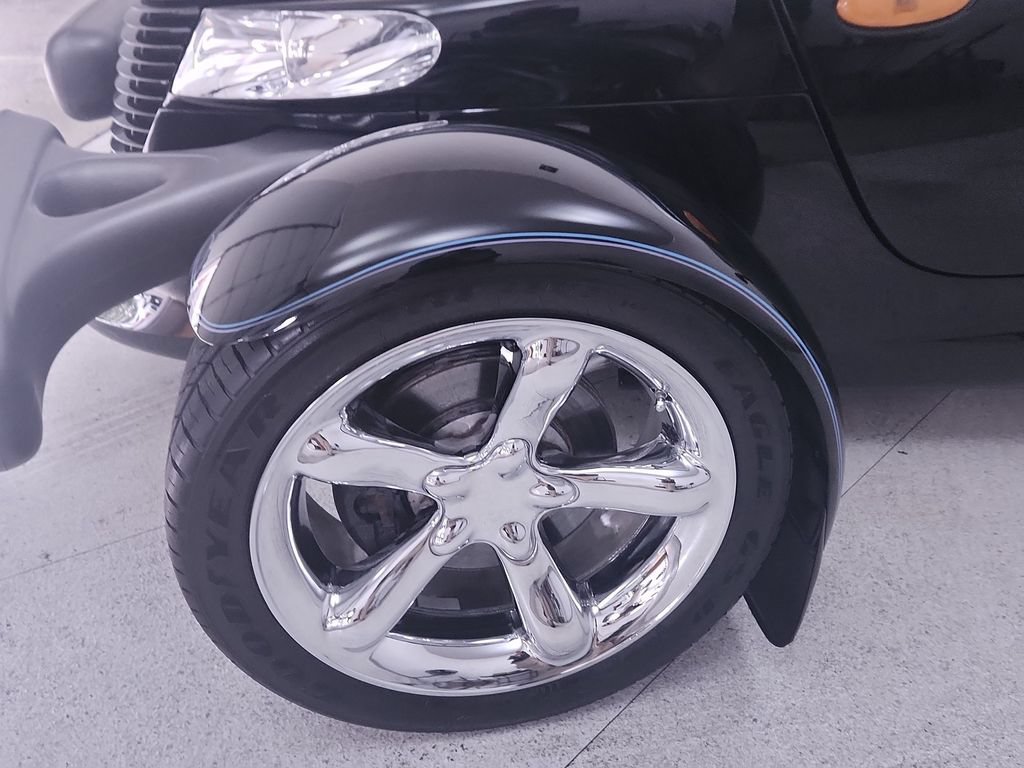 Used 1999 Plymouth Prowler RWD image 18