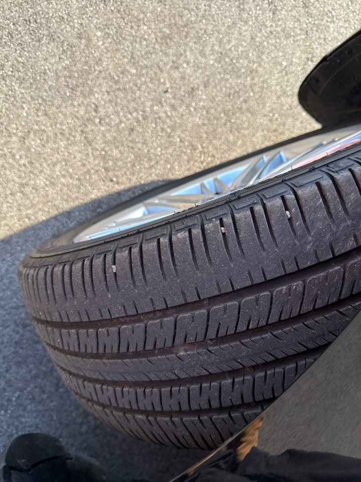 Used 2019 Lincoln MKT AWD image 9