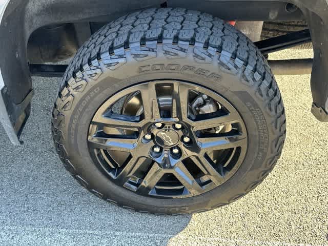 Used 2024 Chevrolet Silverado 1500 LT Trail Boss w/ Convenience Package II AWD/4WD image 5