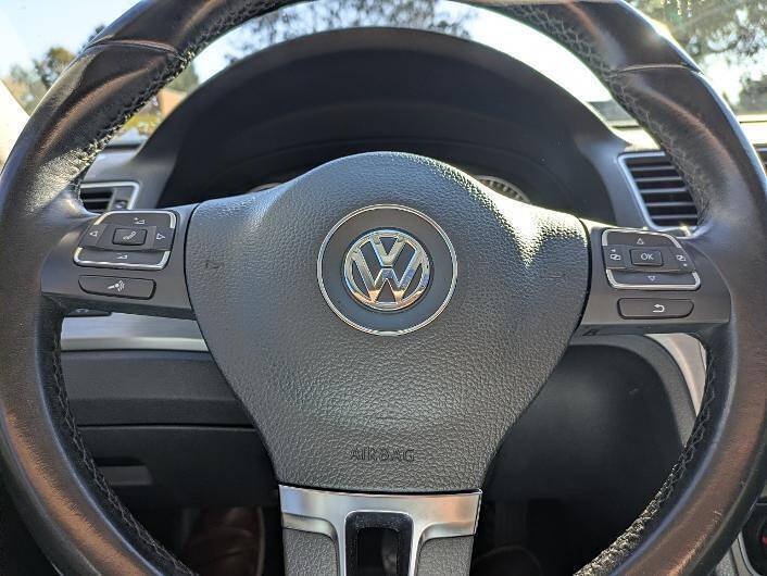 Used 2014 Volkswagen Passat TDI SE FWD image 16