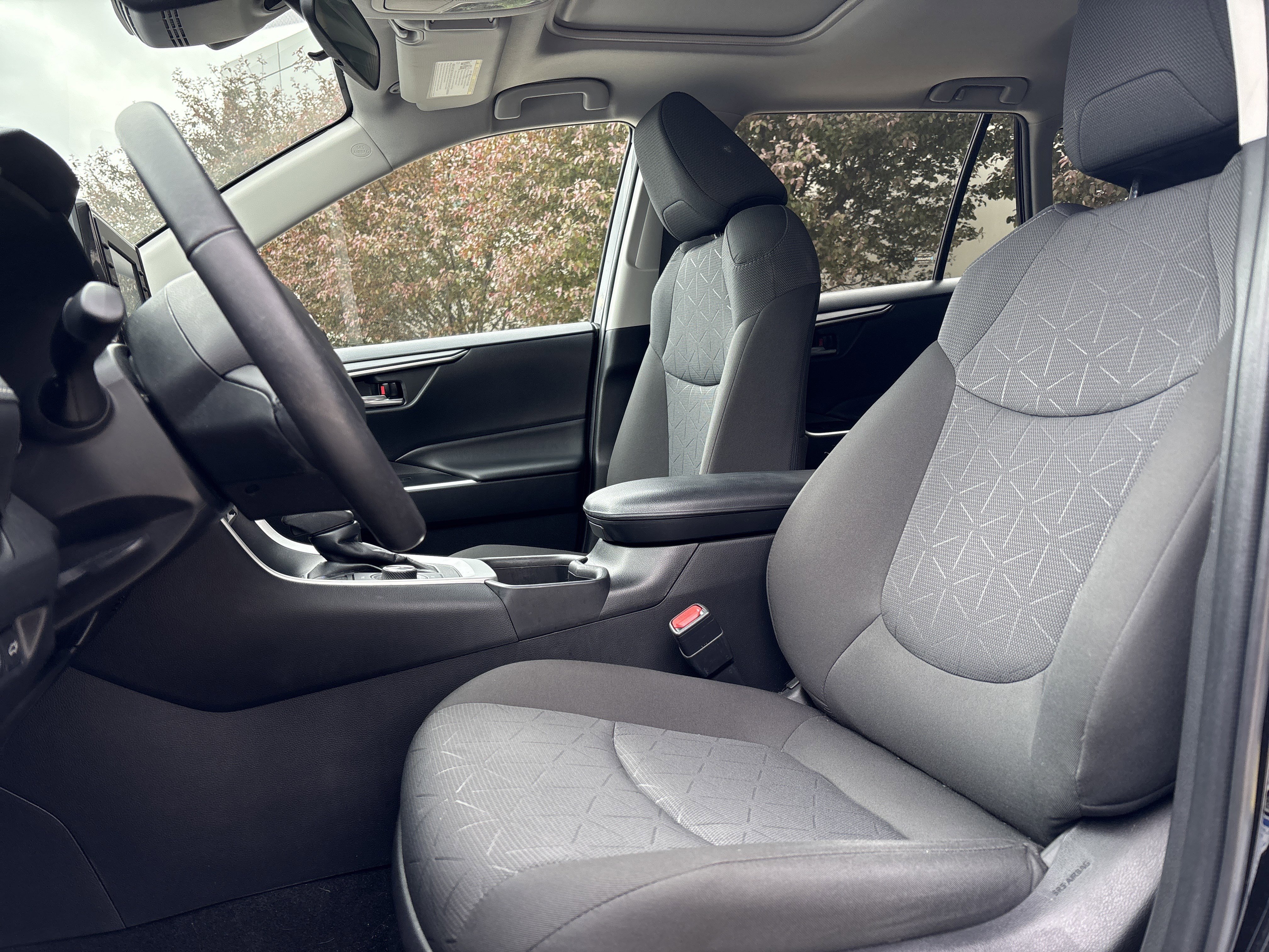 Used 2022 Toyota RAV4 XLE w/ Convenience Package AWD/4WD image 15