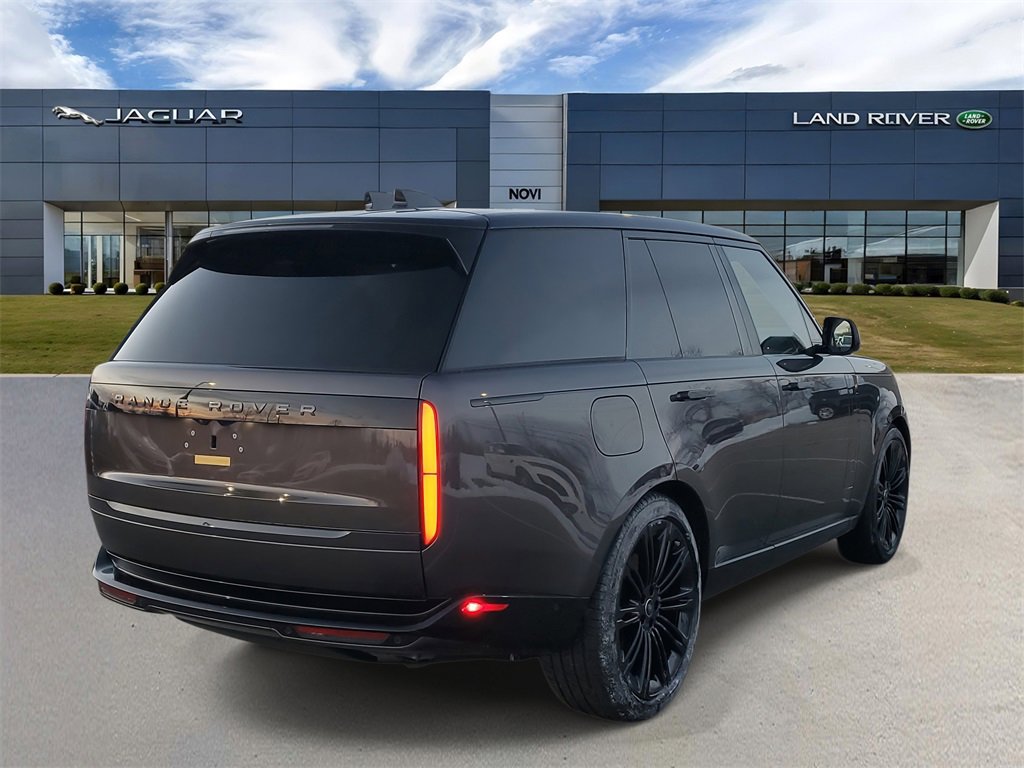 New 2025 Land Rover Range Rover SE image 3