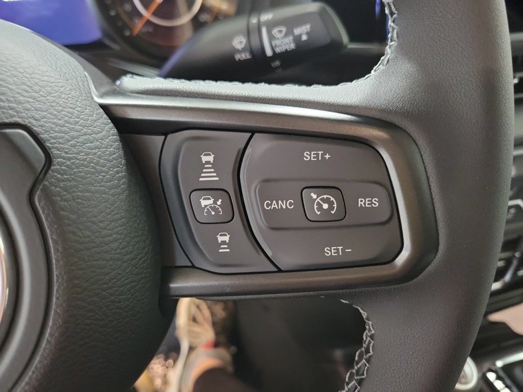 New 2025 Jeep Gladiator Sport AWD/4WD image 13