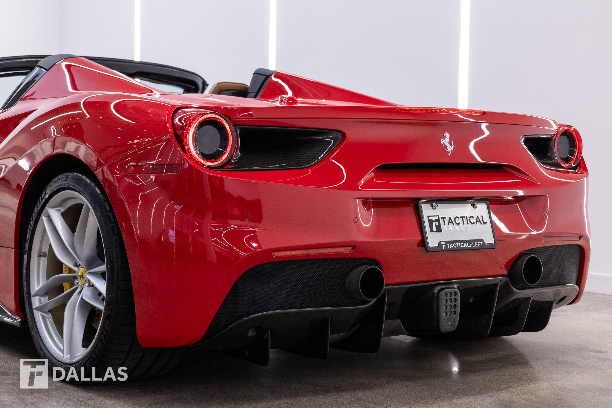Used 2016 Ferrari 488 Spider RWD image 9