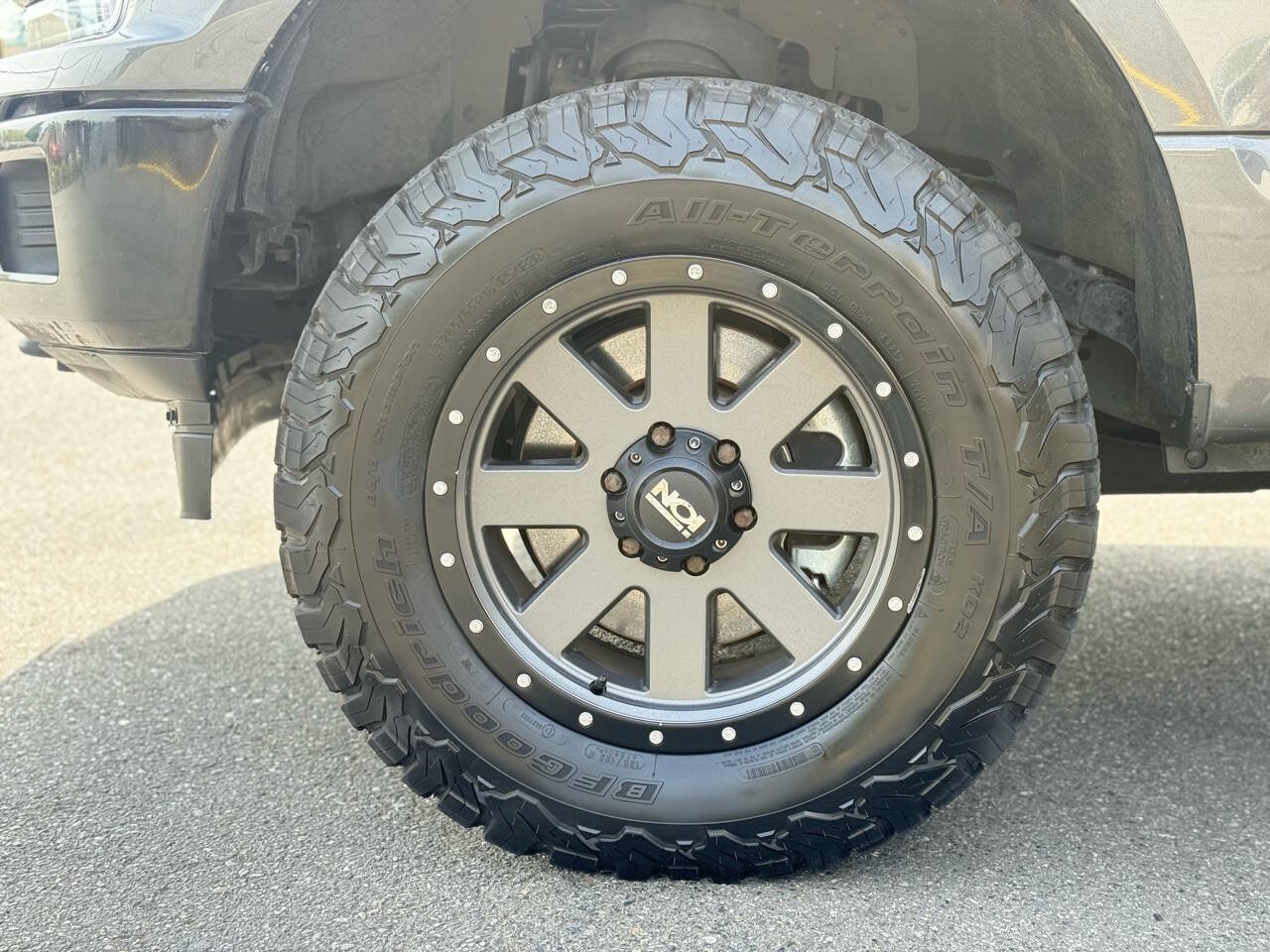 Used 2018 Ford F150 XLT w/ Equipment Group 302A Luxury AWD/4WD image 16