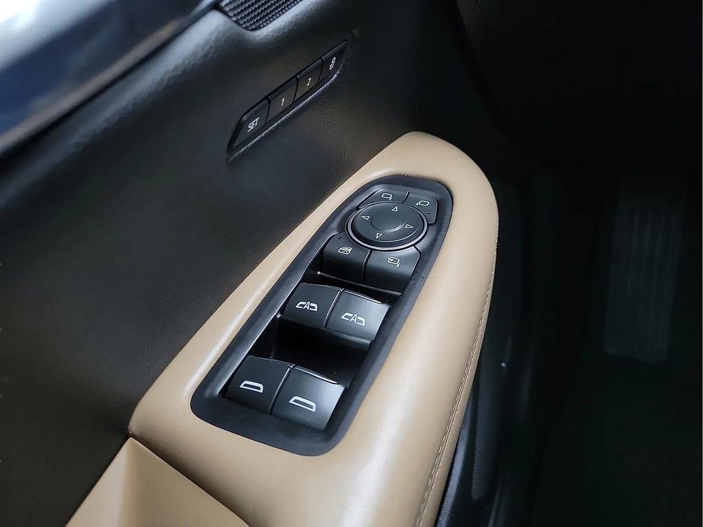 Used 2019 Cadillac XT5 Platinum image 6