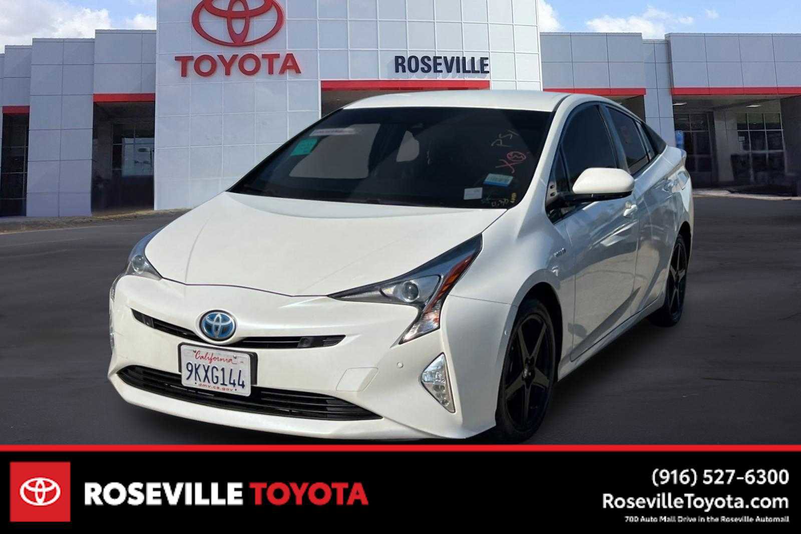 Used 2016 Toyota Prius Four Touring FWD image 1