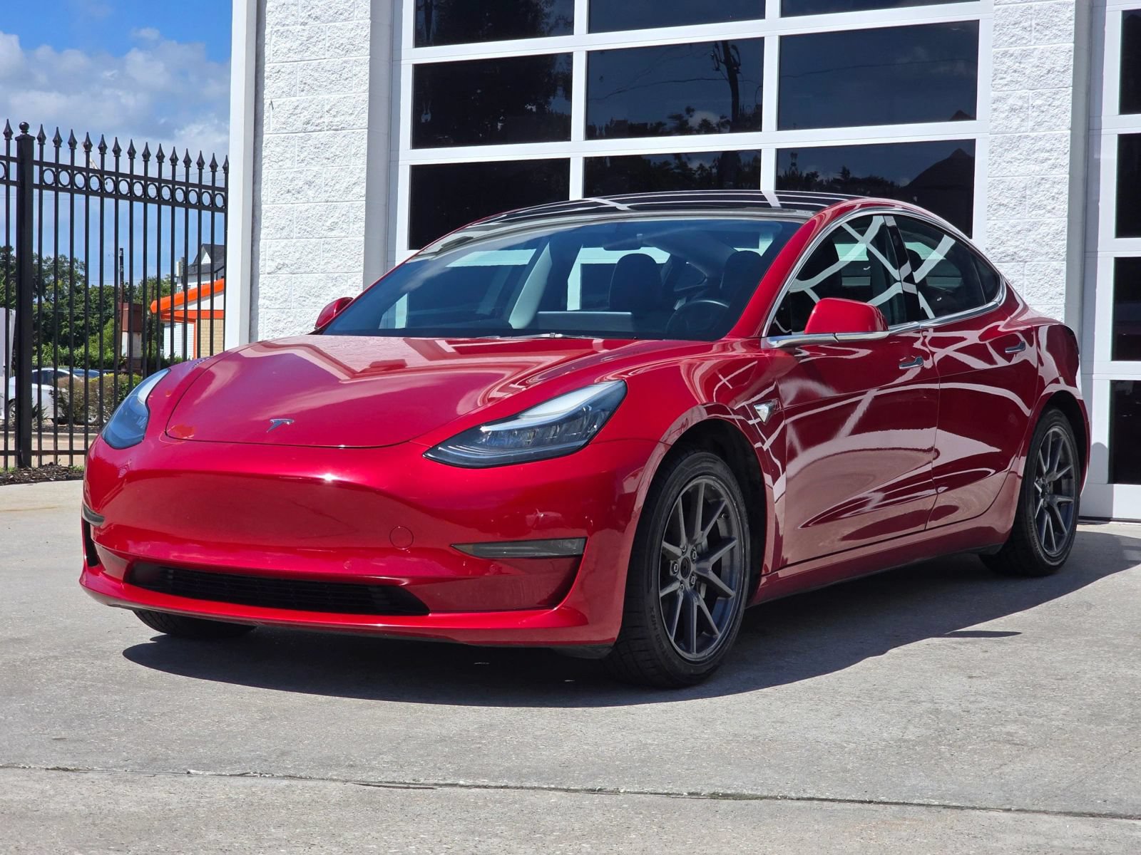 Used 2018 Tesla Model 3 Long Range RWD image 9