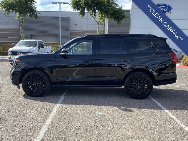 Used 2026 Ford Expedition Platinum w/ Stealth Performance Package AWD/4WD image 3
