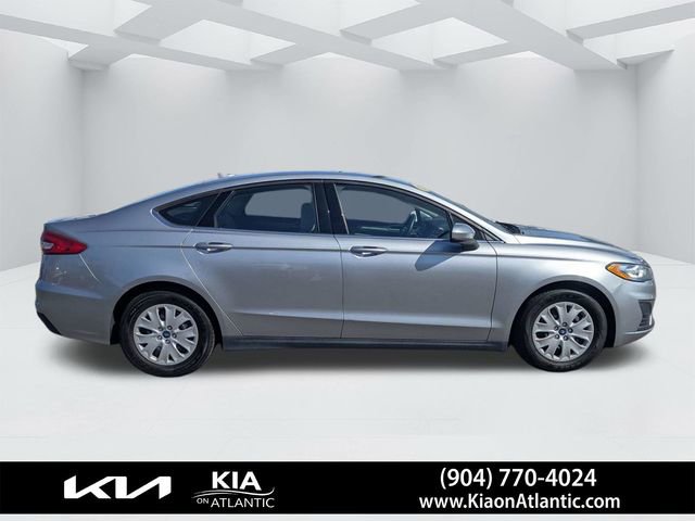 Used 2020 Ford Fusion S image 2