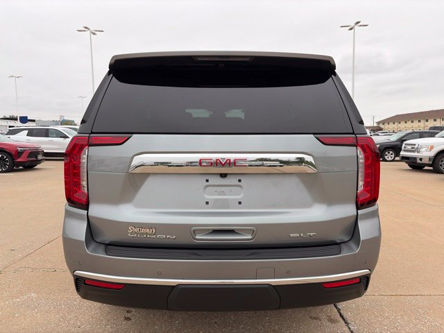 Used 2024 GMC Yukon SLT w/ SLT Premium Package AWD/4WD image 4