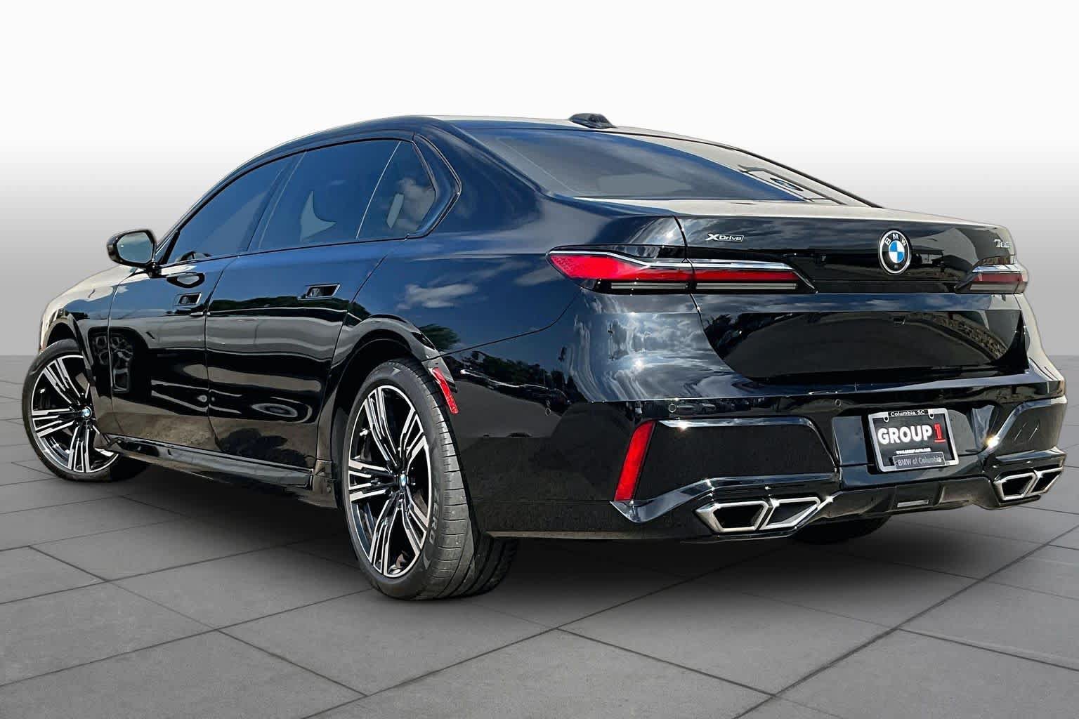 Used 2024 BMW 760i xDrive w/ Executive Package AWD/4WD image 11