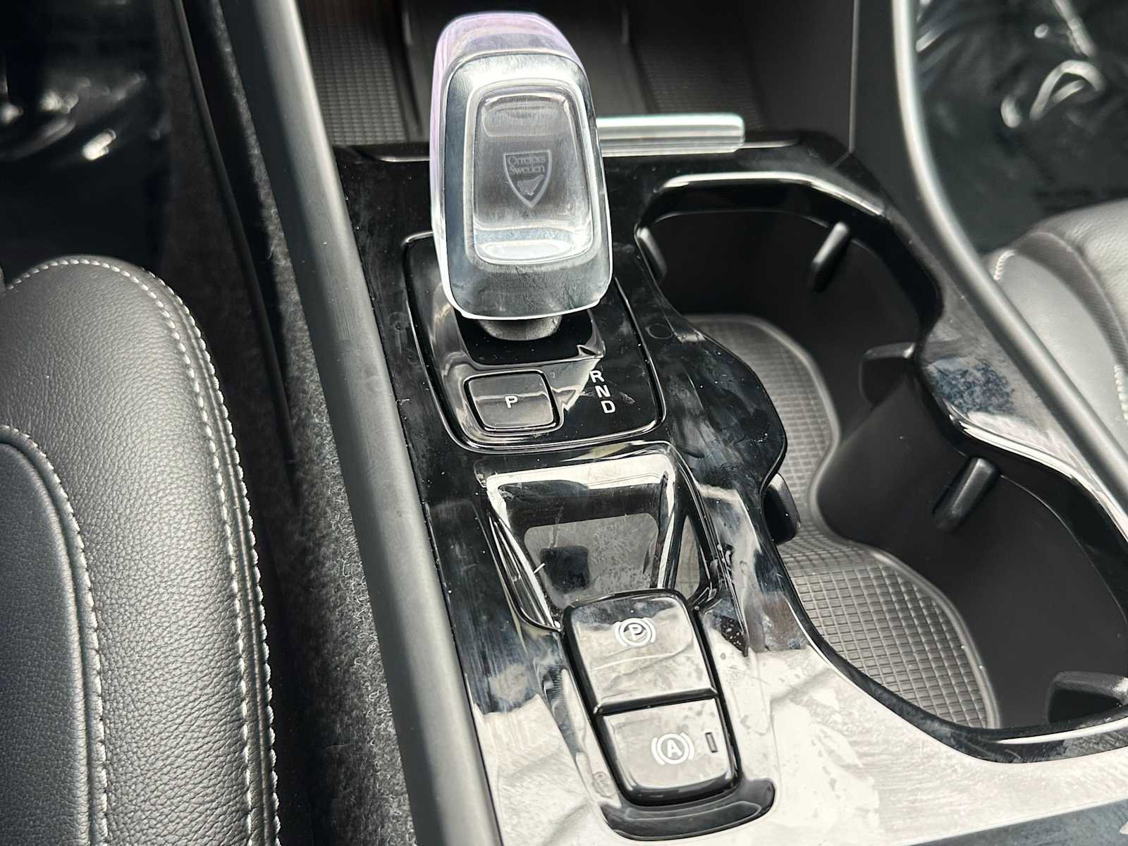 Used 2025 Volvo XC40 B5 Plus w/ Protection Package Premier image 29