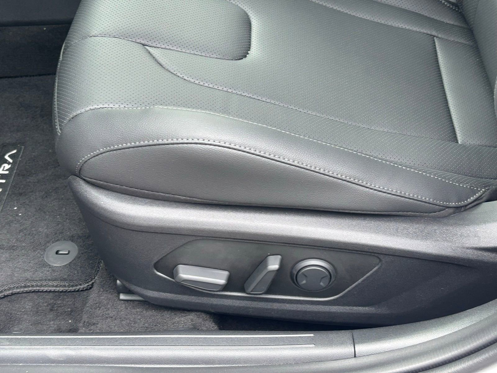 New 2026 Hyundai Elantra Limited image 14