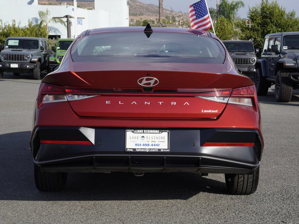 Used 2024 Hyundai Elantra Limited FWD image 5
