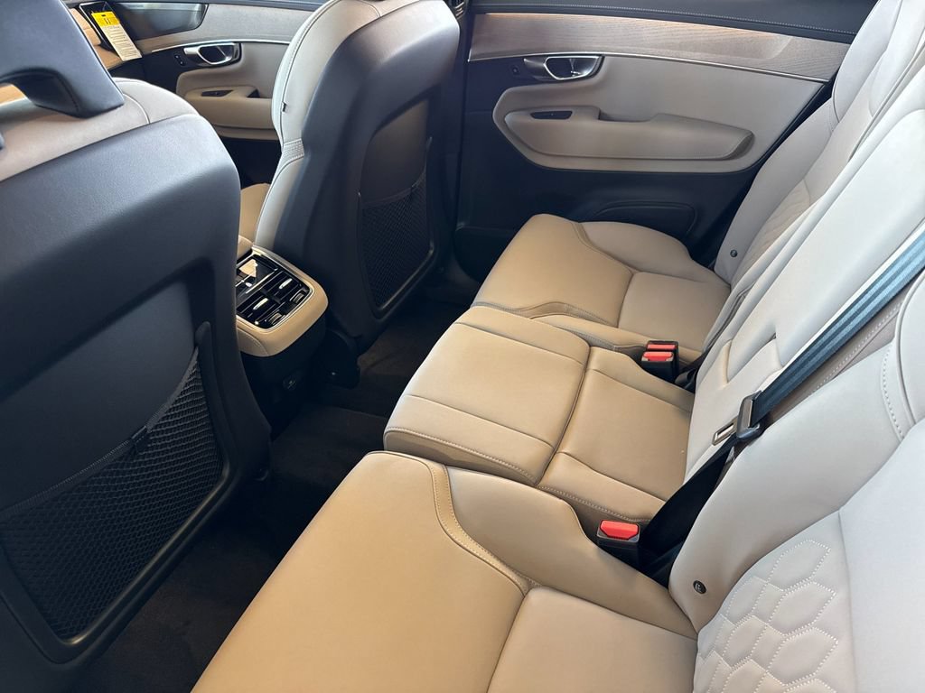 New 2026 Volvo XC90 B6 Plus w/ Protection Package Premier AWD/4WD image 11