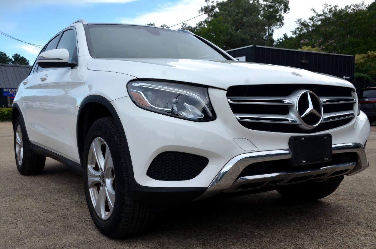 Used 2018 Mercedes-Benz GLC 300 4MATIC image 3