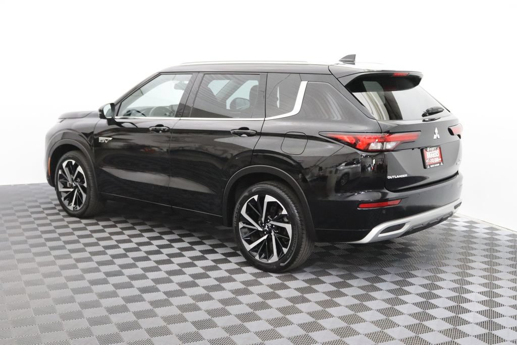 Used 2023 Mitsubishi Outlander SEL AWD/4WD image 6