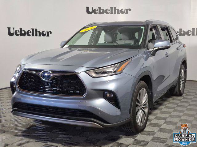 Certified 2022 Toyota Highlander Platinum AWD/4WD image 3