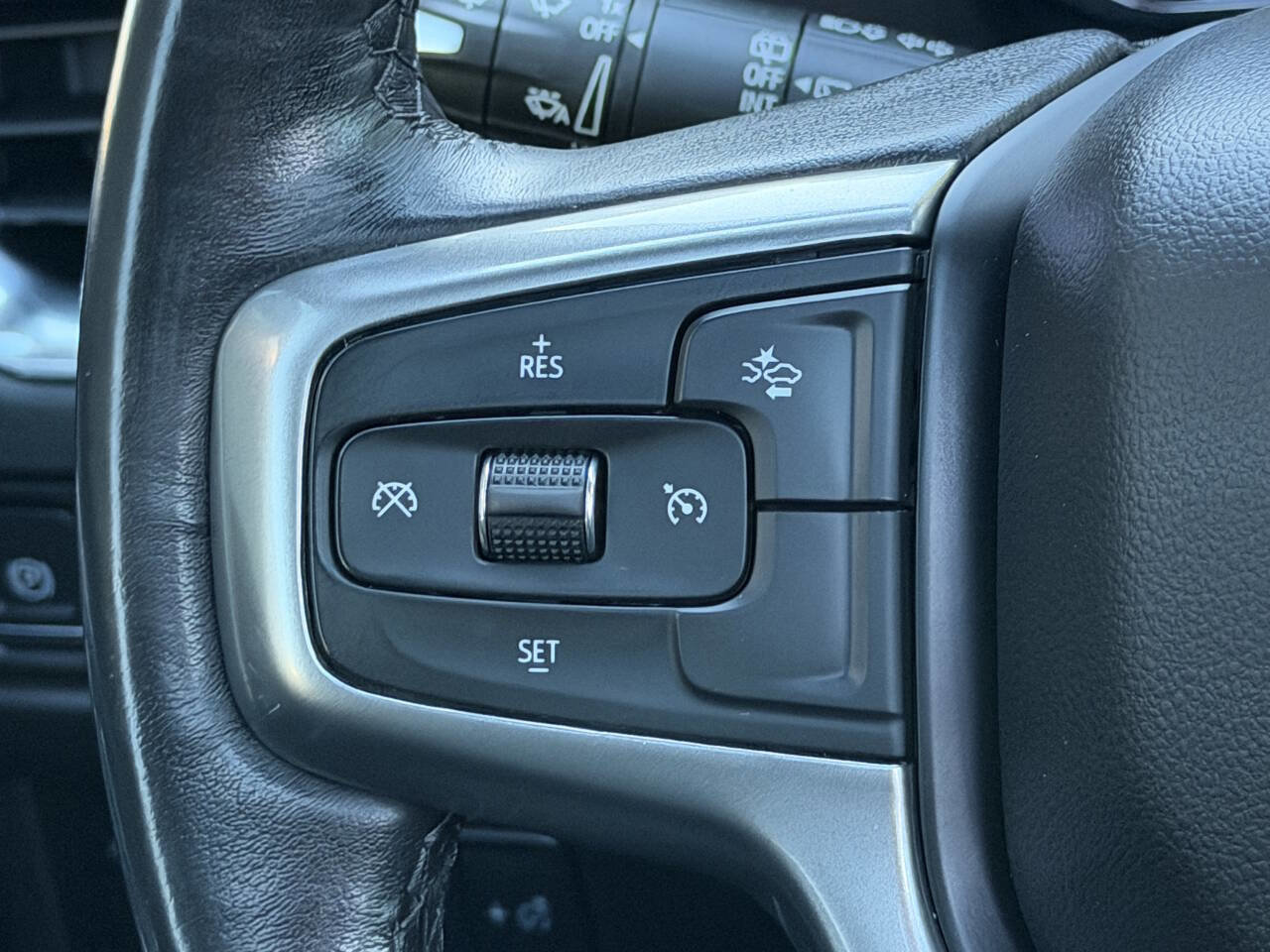 Used 2022 Chevrolet Tahoe Z71 image 27