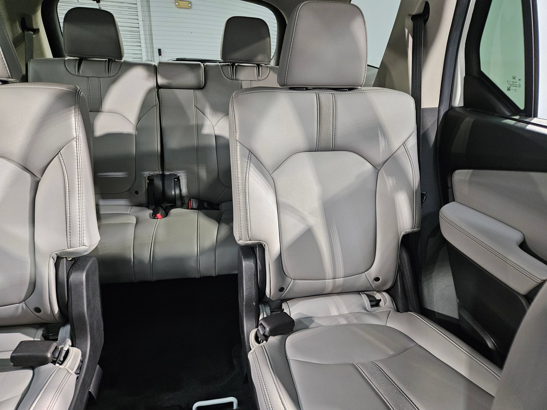 Used 2025 Honda Pilot Touring image 14