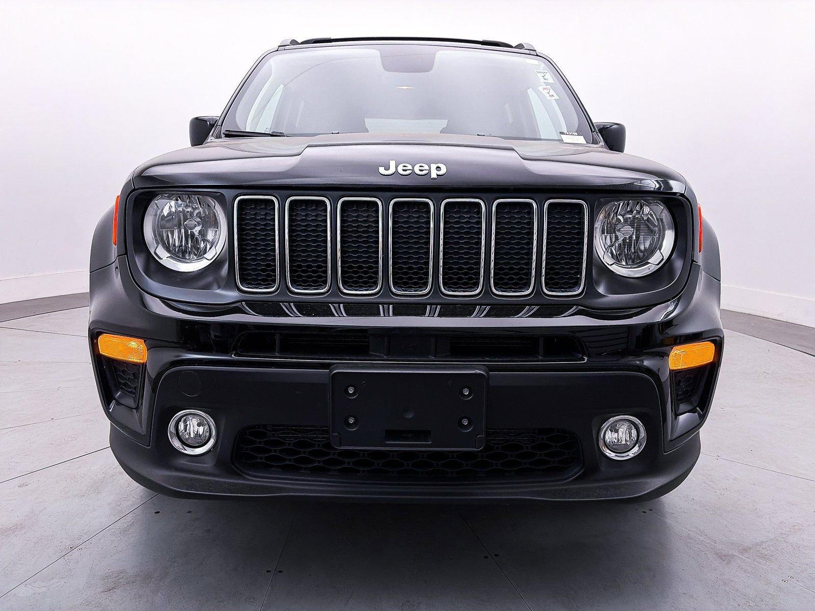 Used 2019 Jeep Renegade Latitude w/ Cold Weather Group image 5