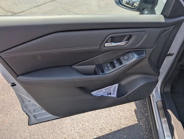 New 2026 Nissan Rogue Dark Armor AWD/4WD image 15