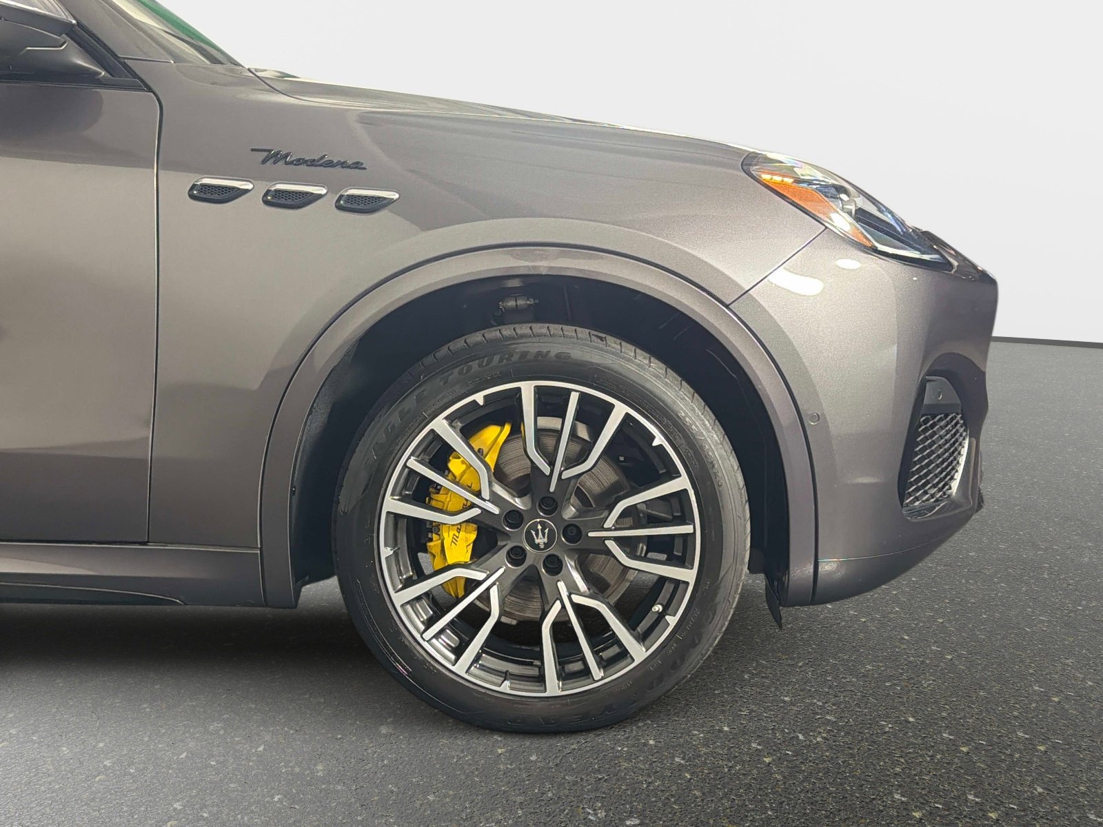 Used 2023 Maserati Grecale Modena AWD/4WD image 21