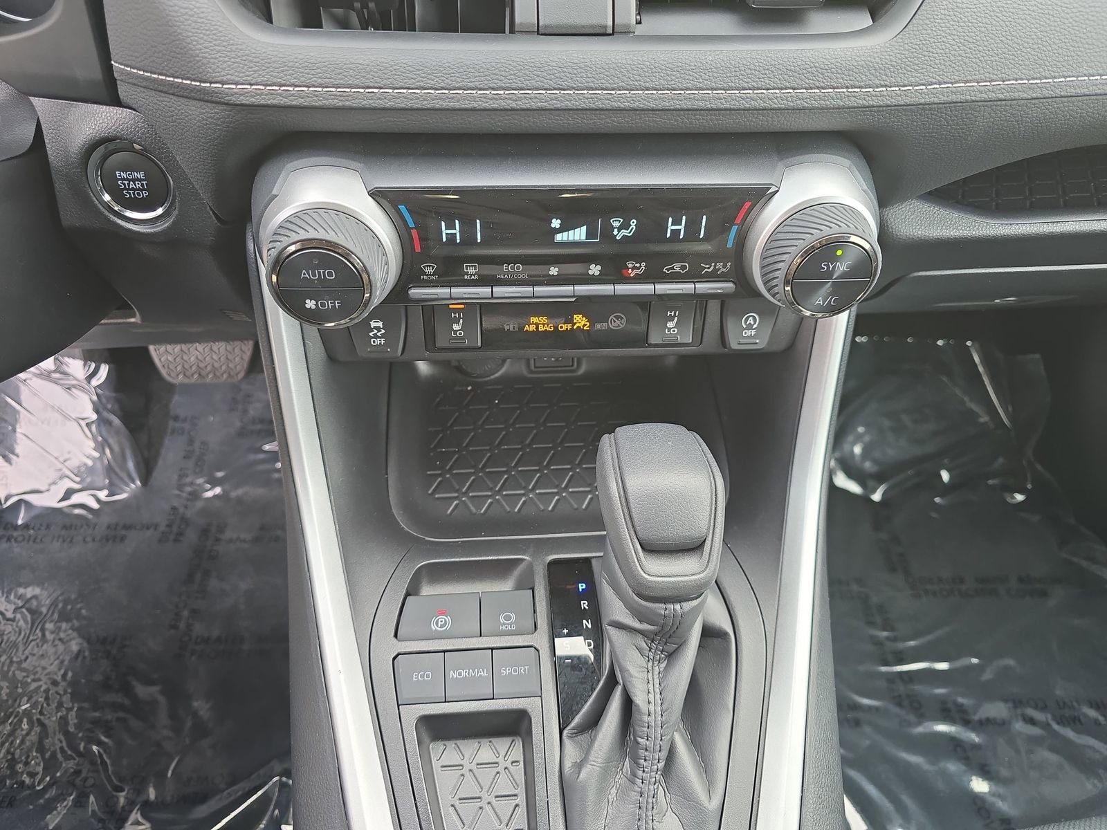 Used 2025 Toyota RAV4 XLE image 30