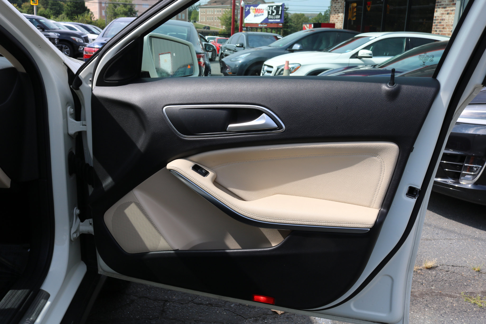 Used 2016 Mercedes-Benz GLA 250 image 46