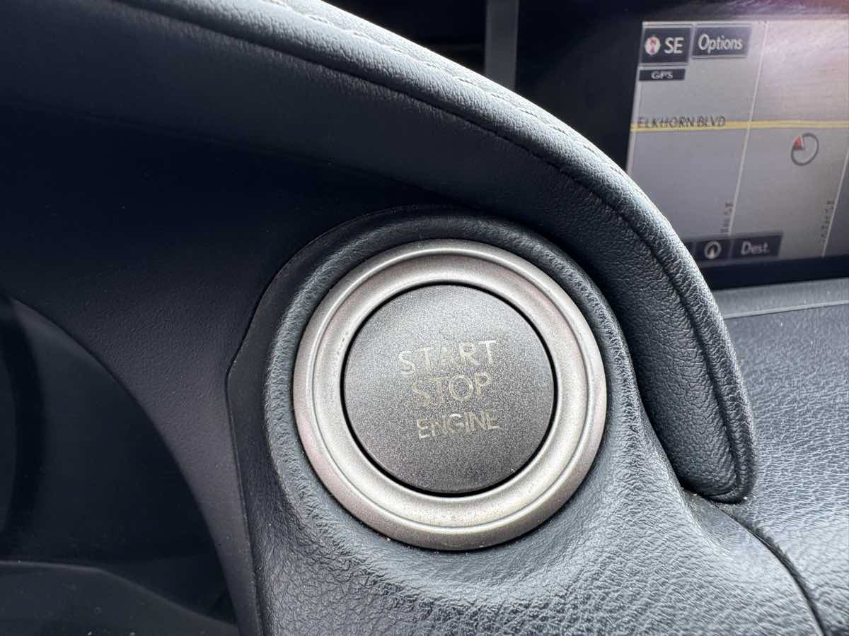Used 2016 Lexus IS 200t w/ F Sport Package RWD image 31