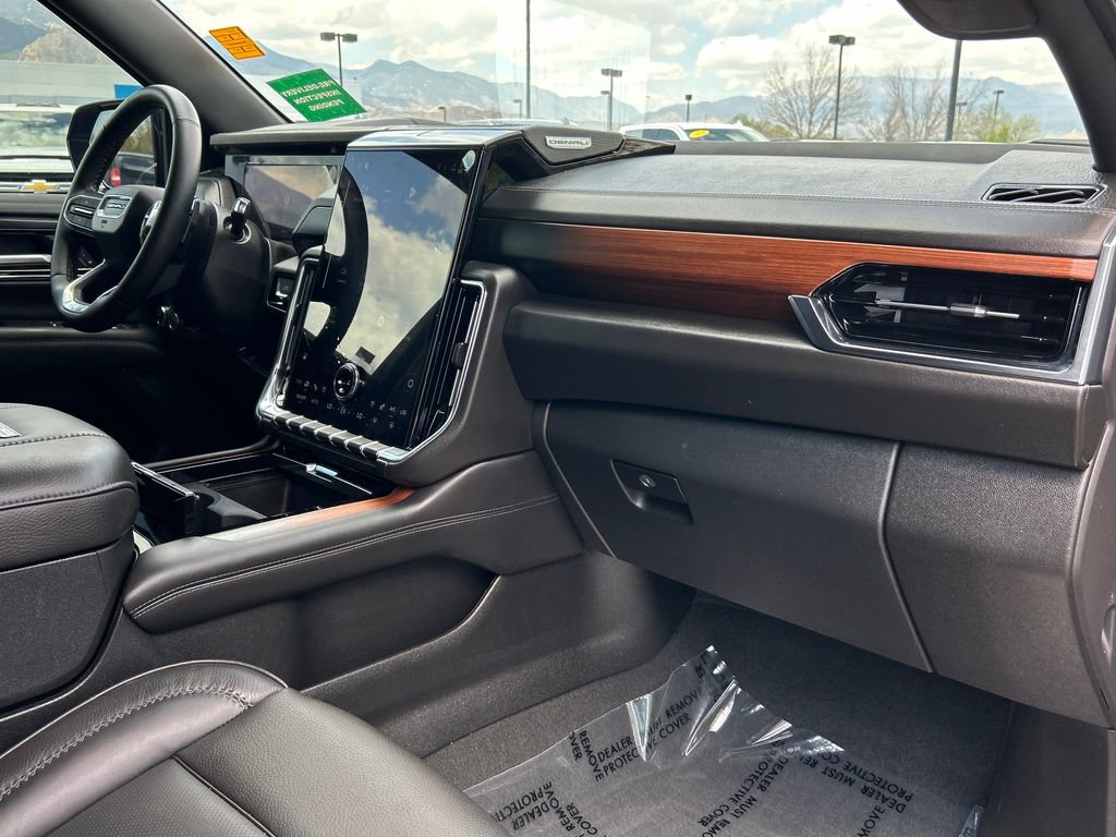 Used 2025 GMC Yukon Denali w/ Sun & Power Step Package AWD/4WD image 18