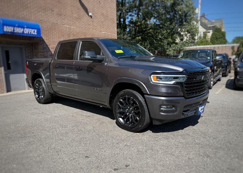 Used 2025 RAM 1500 Limited AWD/4WD image 3