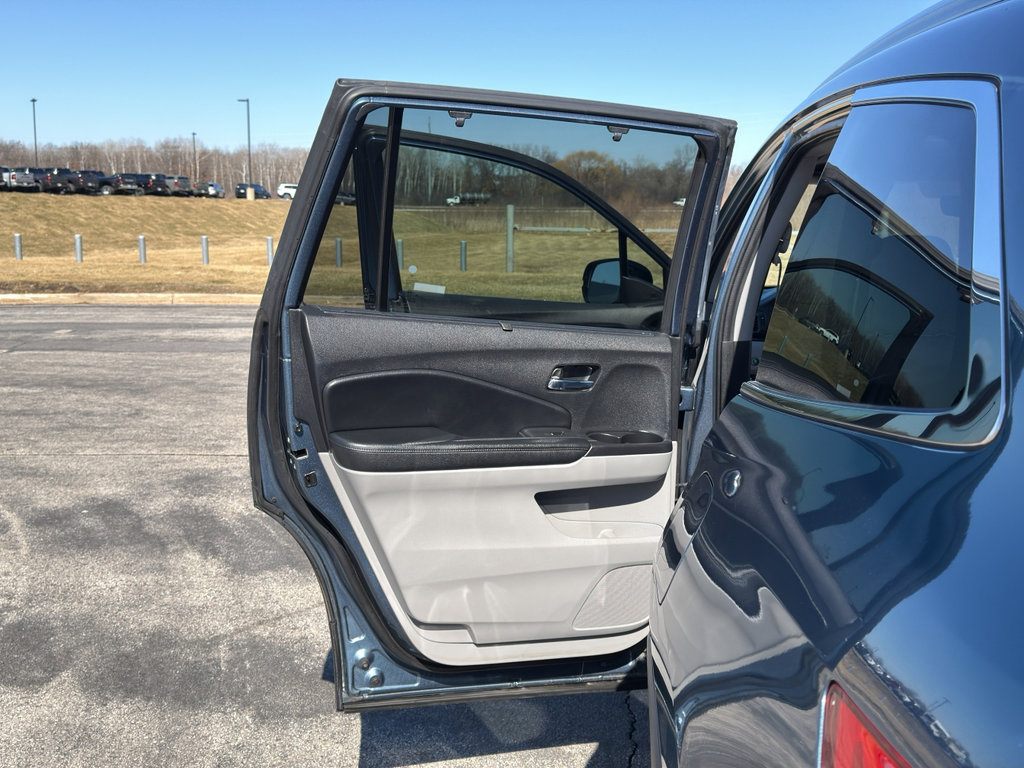 Used 2020 Honda Pilot Touring image 34