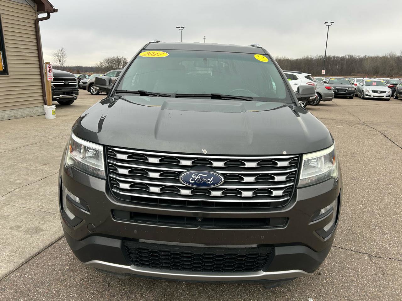 Used 2017 Ford Explorer Limited image 2