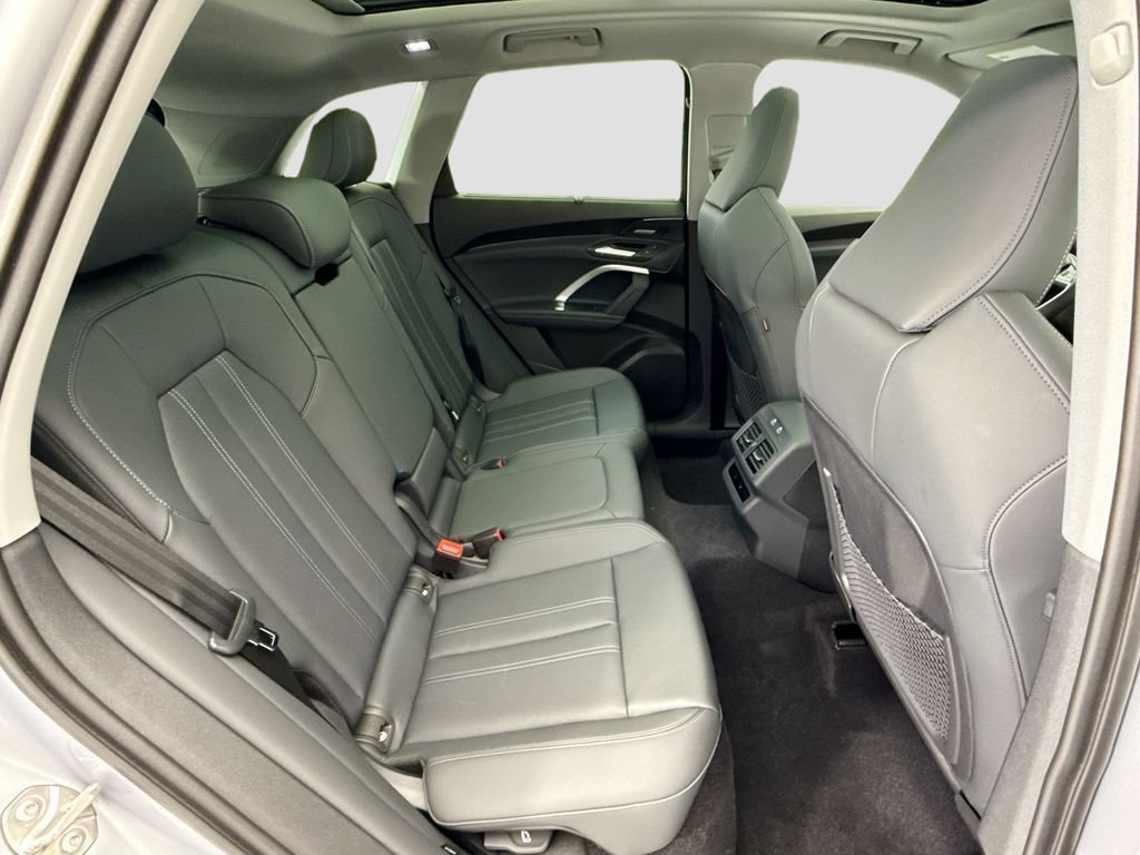 Used 2026 Audi Q5 Premium Plus w/ Premium Plus AWD/4WD image 21