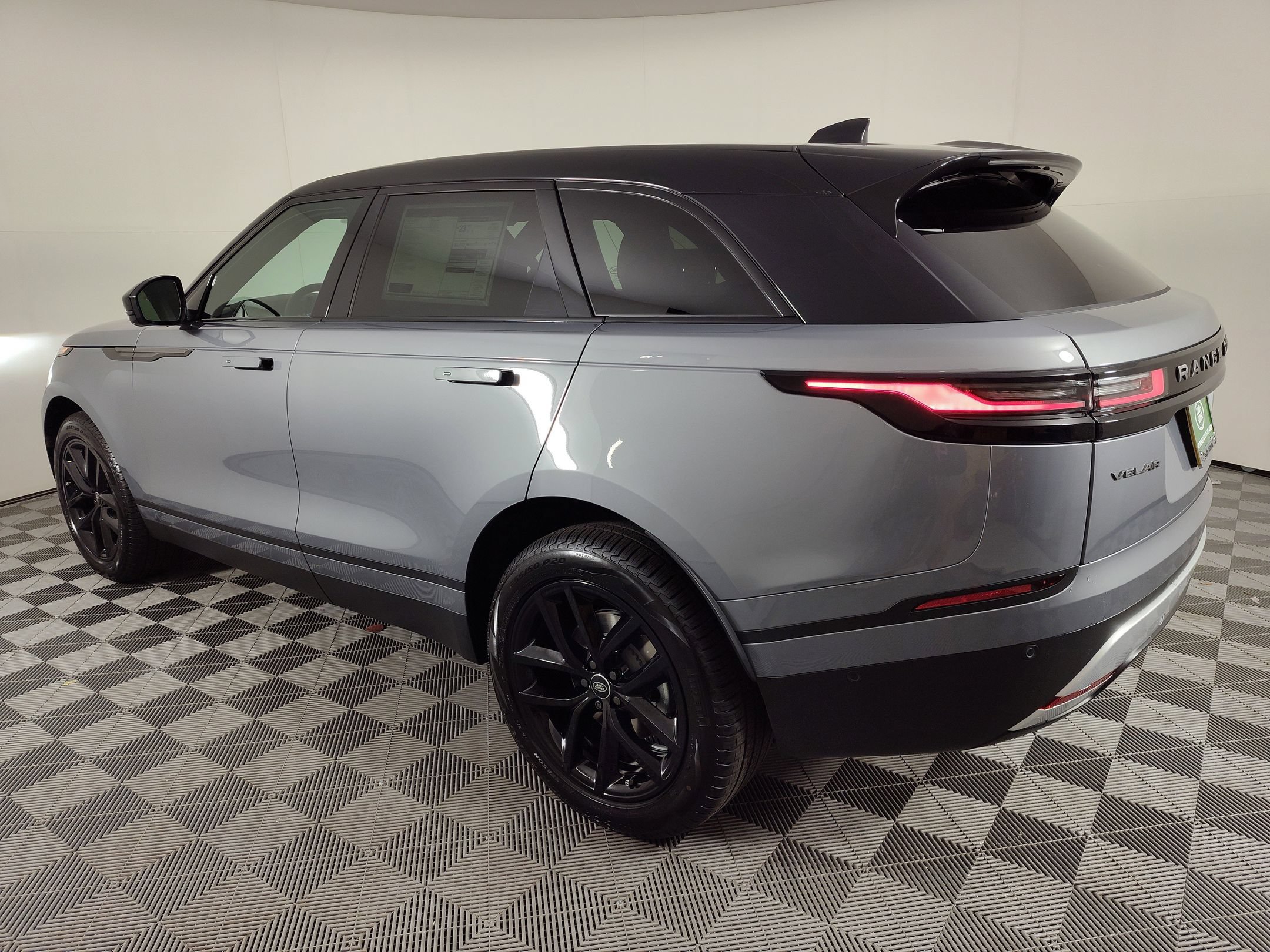 Used 2026 Land Rover Range Rover Velar S AWD/4WD image 3
