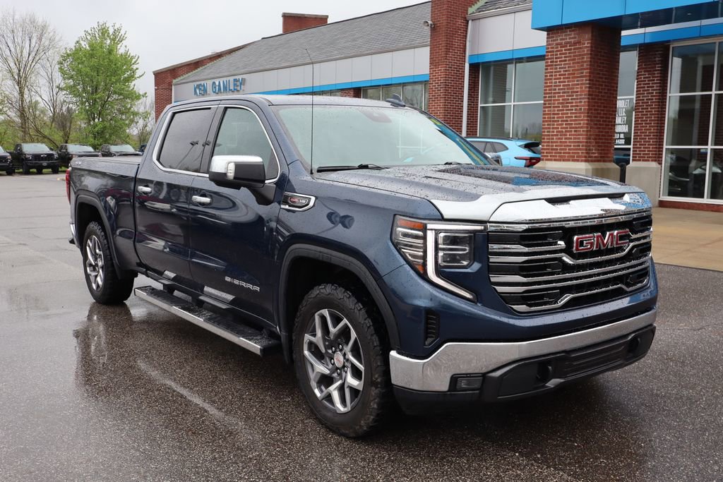 Used 2023 GMC Sierra 1500 SLT w/ SLT Convenience Package AWD/4WD image 4