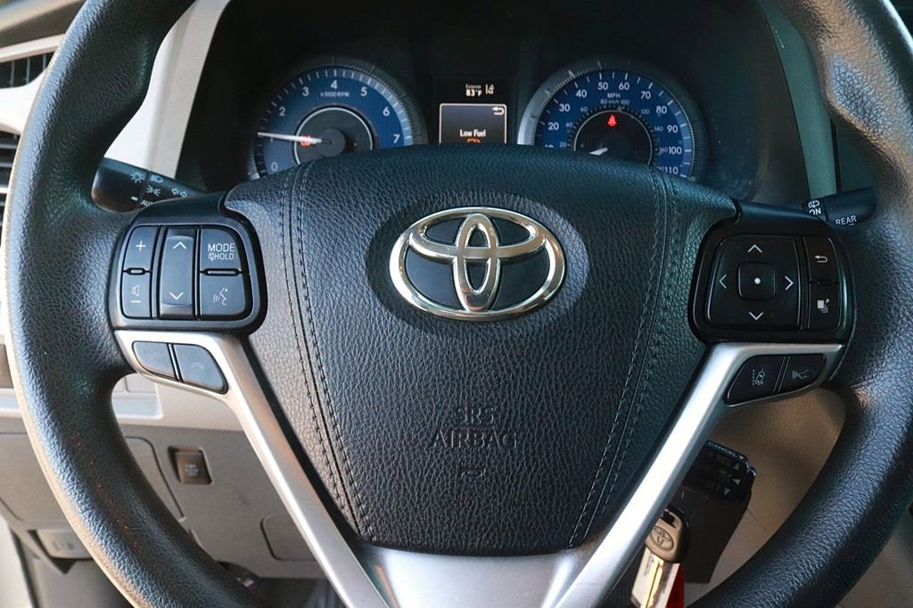 Used 2020 Toyota Sienna LE FWD image 18