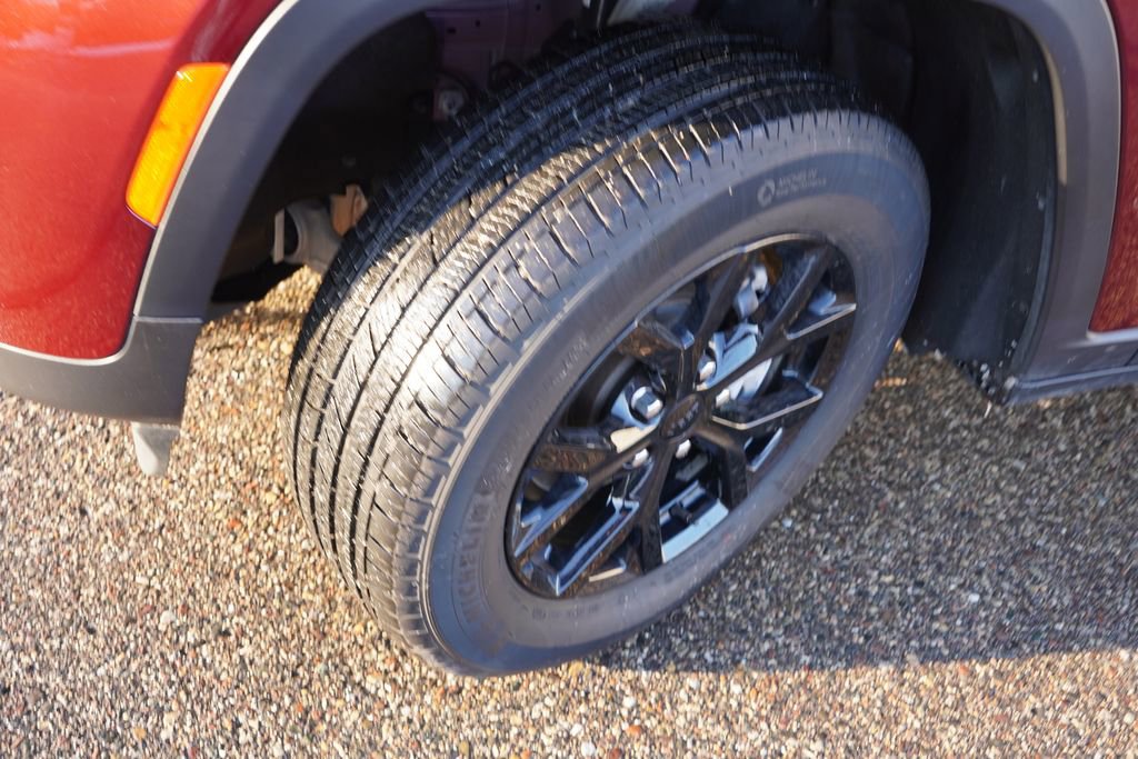 Certified 2025 Jeep Grand Cherokee Altitude image 13