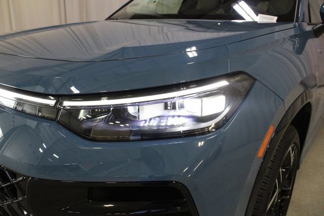 New 2026 Volkswagen Tiguan SEL R-Line AWD/4WD image 35