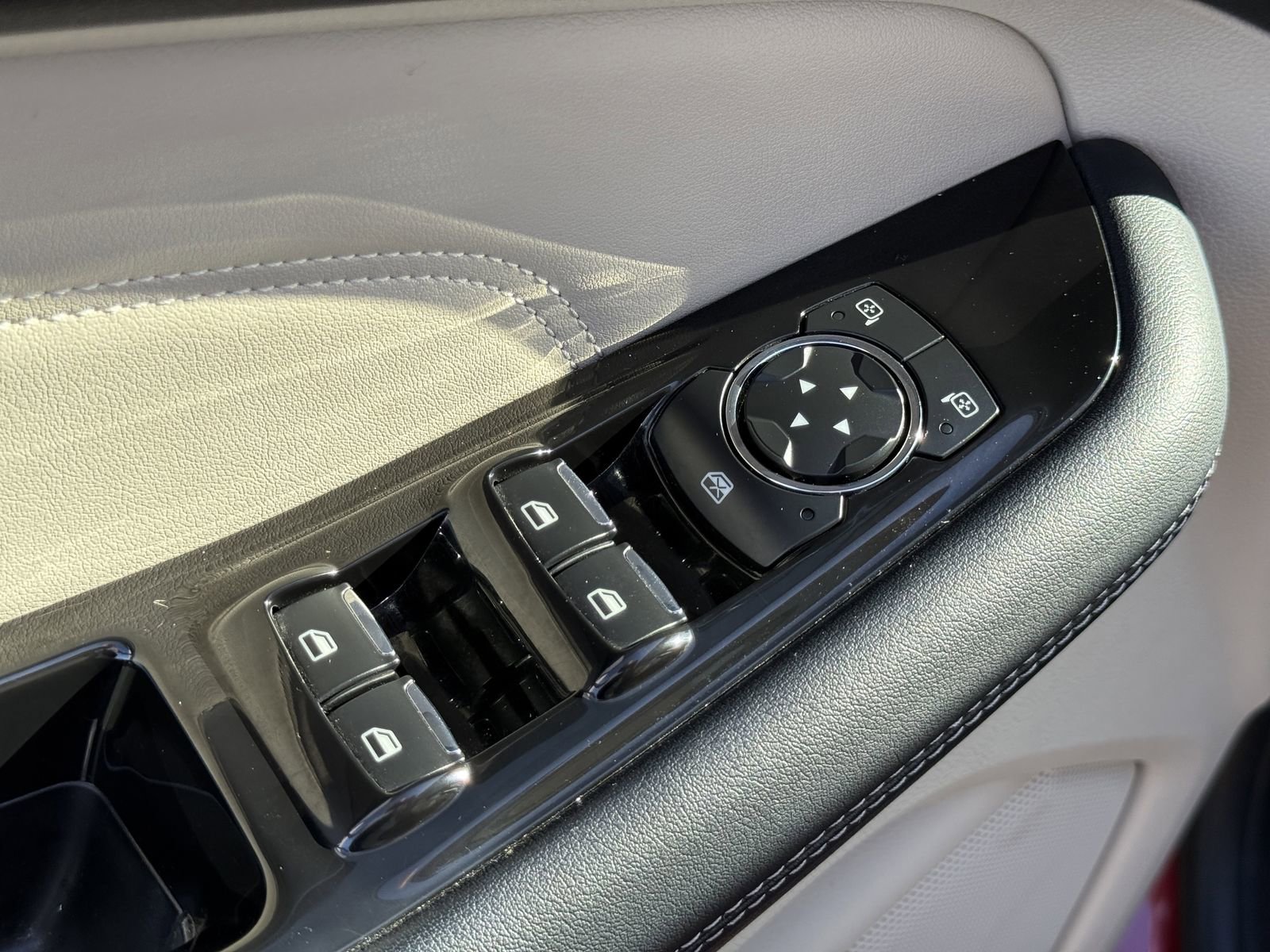 Used 2017 Ford Edge Titanium w/ Equipment Group 302A image 16