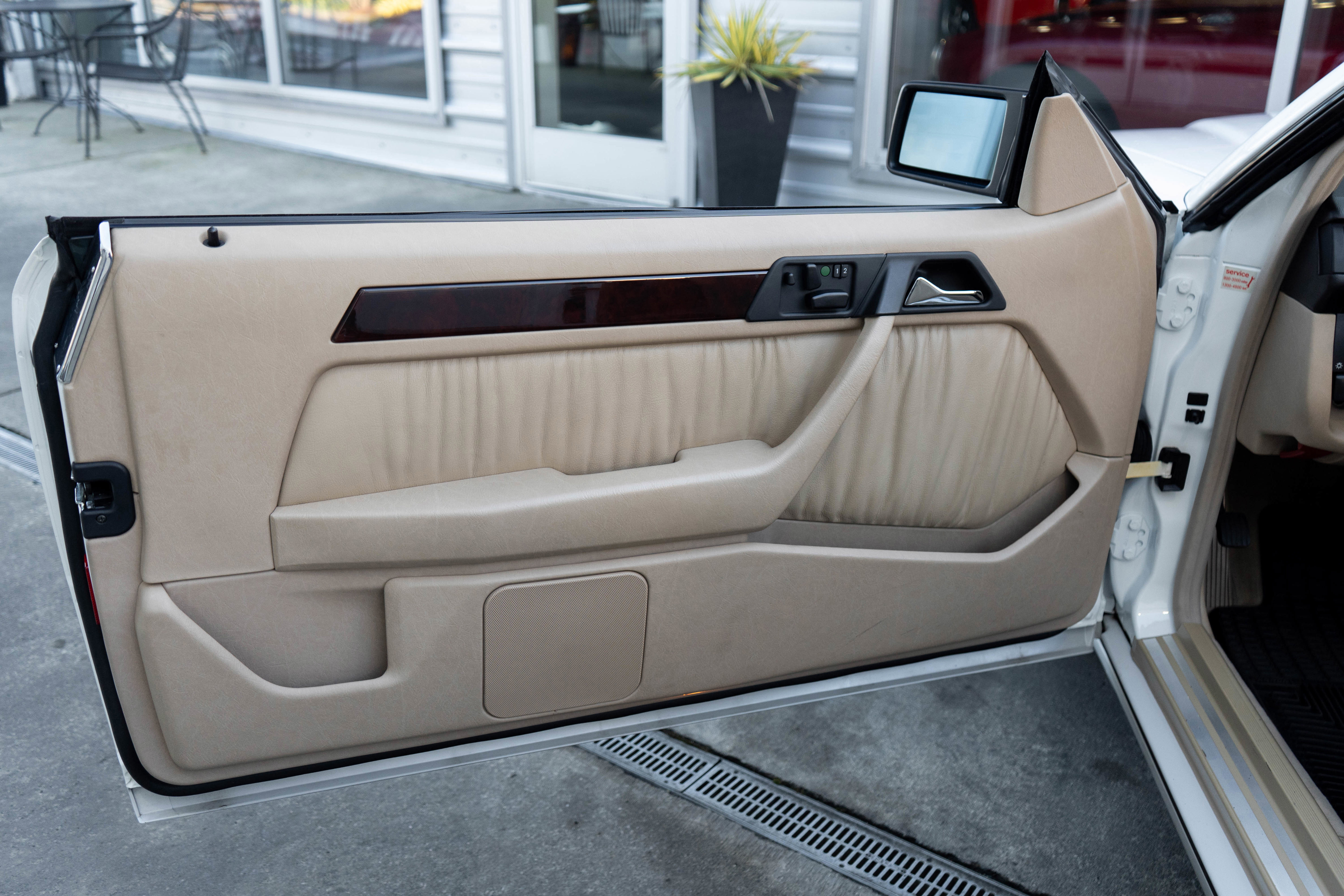 Used 1995 Mercedes-Benz E 320 Convertible image 10